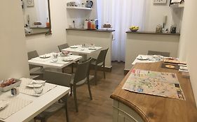 Art Atelier Accomodation Guest House
